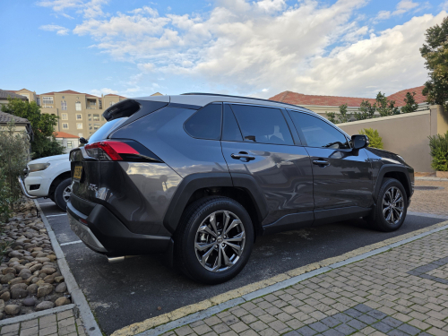 Toyota Rav4 GXR Hybrid in Botswana