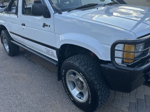 Nissan Hardbody 3.0 V6 4x4 in Botswana