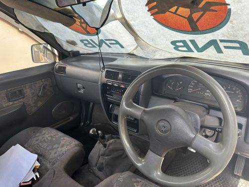 Nissan Hardbody 3.0 V6 4x4 in Botswana