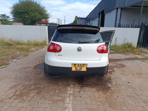 Volkswagen Golf 5 GTI in Botswana