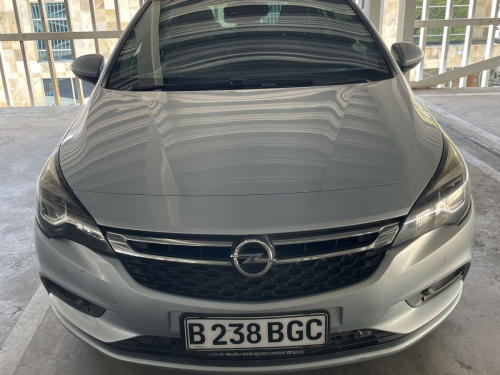 Opel Astra 1.6T Sport in Botswana