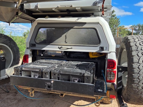 Toyota Hilux 3.0 D4D D/C 4x4 in Botswana