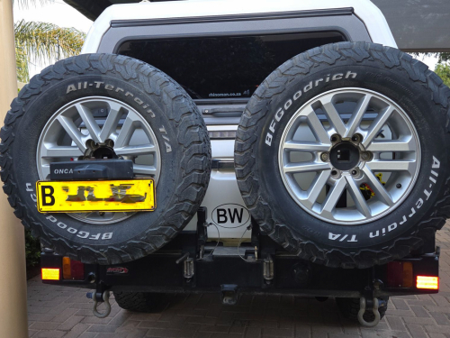 Toyota Hilux 3.0 D4D D/C 4x4 in Botswana