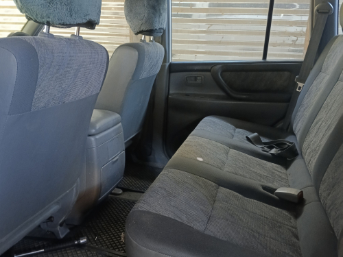Toyota Landcruiser 100 GX 4.5 EFI in Botswana
