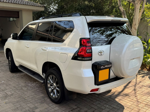 Toyota Prado VX 3.0D in Botswana