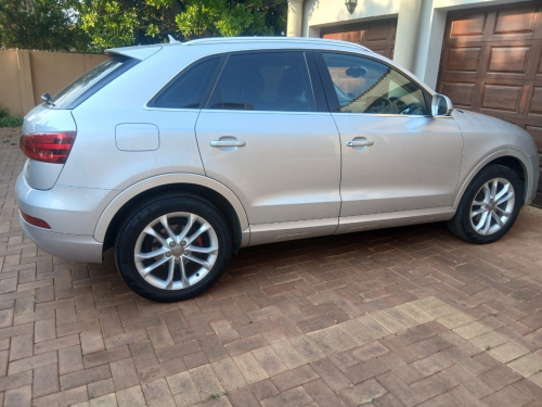Audi Q5 2.0 in Botswana