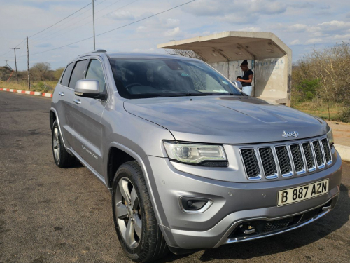 Jeep Grand Cherokee (Overland) in Botswana