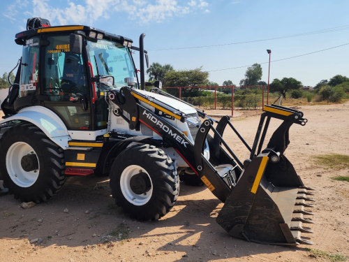 Hidromek 102B Alpha in Botswana