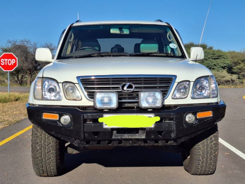 Used Toyota Land Cruiser 100 series 4.2 TDi Lexus for sale in Gaborone